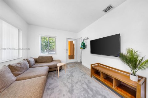 Immobilier commercial à vendre à Miami, Floride: 119.84 m2 № 1864164 - photo 22
