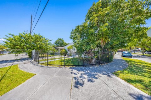 Immobilier commercial à vendre à Miami, Floride: 119.84 m2 № 1864164 - photo 19