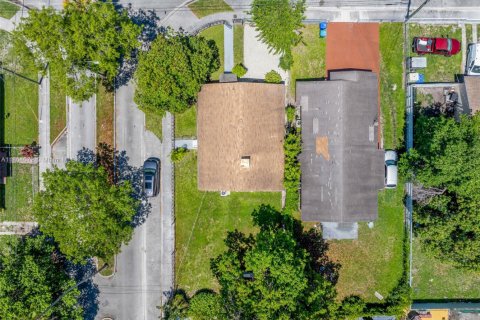 Immobilier commercial à vendre à Miami, Floride: 119.84 m2 № 1864164 - photo 18