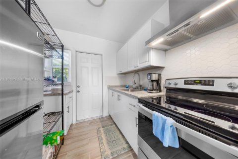 Immobilier commercial à vendre à Miami, Floride: 119.84 m2 № 1864164 - photo 27