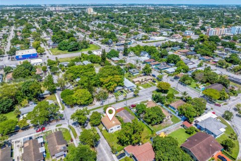 Immobilier commercial à vendre à Miami, Floride: 119.84 m2 № 1864164 - photo 17