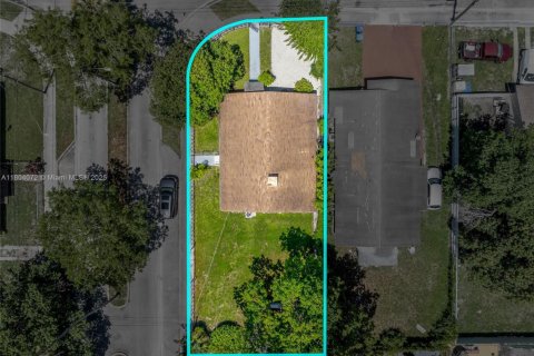 Immobilier commercial à vendre à Miami, Floride: 119.84 m2 № 1864164 - photo 15