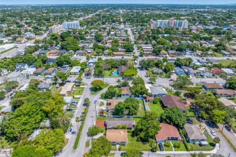 Immobilier commercial à vendre à Miami, Floride: 119.84 m2 № 1864164 - photo 11