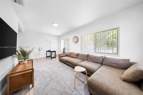 Immobilier commercial à vendre à Miami, Floride: 119.84 m2 № 1864164 - photo 23