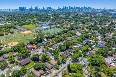Immobilier commercial à vendre à Miami, Floride: 119.84 m2 № 1864164 - photo 5