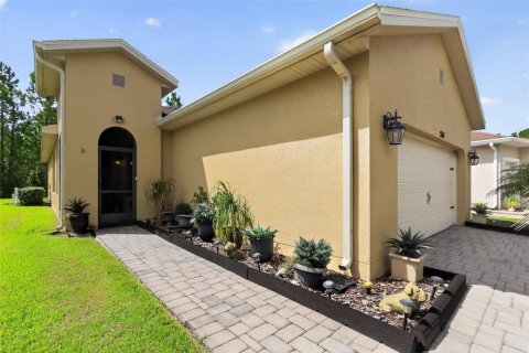 House in Poinciana, Florida 2 bedrooms, 124.58 sq.m. № 2294861