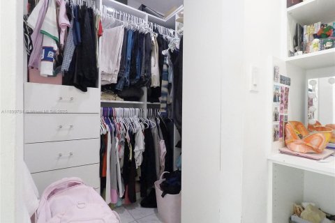 Снять в аренду виллу или дом в Майами, Флорида 3 спальни, 142.79м2, № 1951455 - фото 10