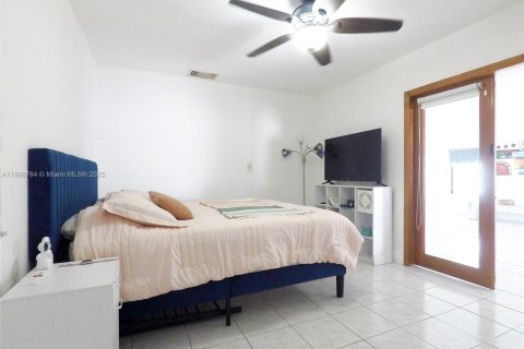 Снять в аренду виллу или дом в Майами, Флорида 3 спальни, 142.79м2, № 1951455 - фото 17