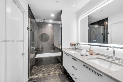 Снять в аренду кондоминиум в Майами, Флорида 2 спальни, 114.92м2, № 2077582 - фото 10
