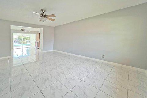 Villa ou maison à vendre à Fort Lauderdale, Floride: 3 chambres, 166.76 m2 № 2317035 - photo 3