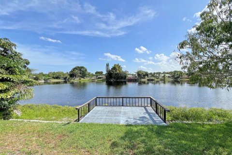 Villa ou maison à vendre à Fort Lauderdale, Floride: 3 chambres, 166.76 m2 № 2317035 - photo 24