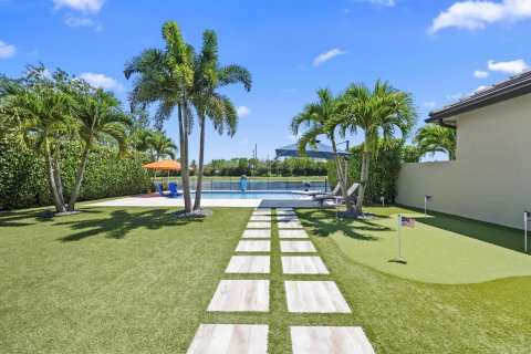House in Boynton Beach, Florida 4 bedrooms, 216.56 sq.m. № 2175773 - photo 5