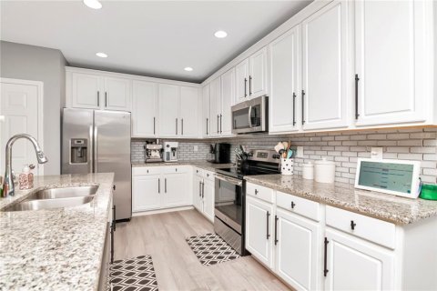 House in Spring Hill, Florida 4 bedrooms, 178.74 sq.m. № 1807278 - photo 5
