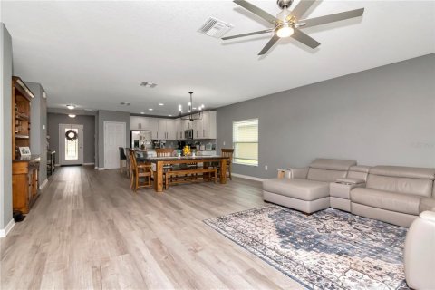 House in Spring Hill, Florida 4 bedrooms, 178.74 sq.m. № 1807278 - photo 13