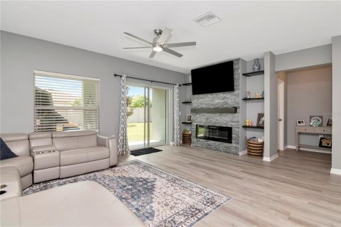 House in Spring Hill, Florida 4 bedrooms, 178.74 sq.m. № 1807278 - photo 11