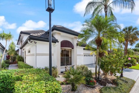 Villa ou maison à louer à Boca Raton, Floride: 3 chambres, 278.34 m2 № 1079282 - photo 1