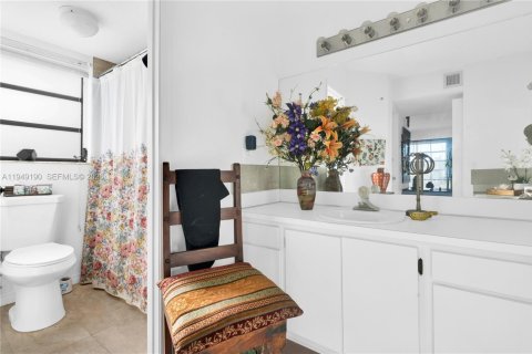 Condo in Miami, Florida, 3 bedrooms № 2011022 - photo 25