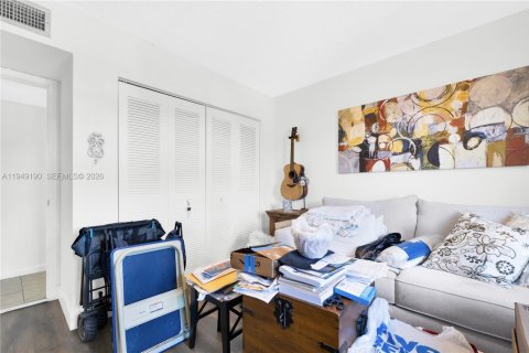 Condo in Miami, Florida, 3 bedrooms № 2011022 - photo 30