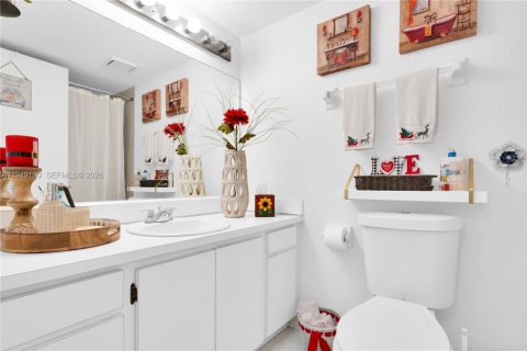 Condo in Miami, Florida, 3 bedrooms № 2011022 - photo 27