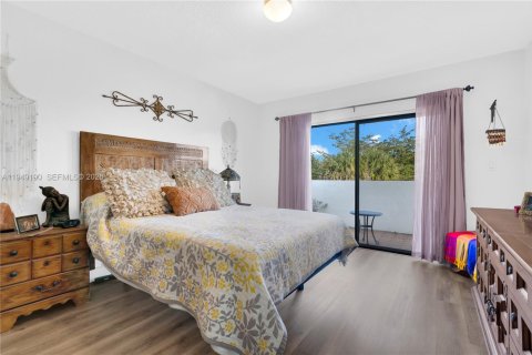 Condo in Miami, Florida, 3 bedrooms № 2011022 - photo 15