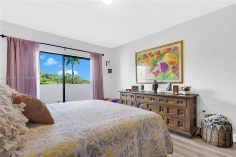 Condo in Miami, Florida, 3 bedrooms № 2011022 - photo 16