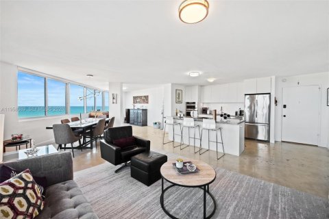 Купить кондоминиум в Майами-Бич, Флорида 2 спальни, 135.17м2, № 2020652 - фото 11