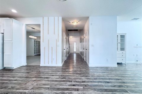 House in Land O' Lakes, Florida 5 bedrooms, 251.77 sq.m. № 1740753 - photo 15