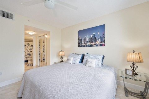 Condo in Royal Palm Beach, Florida, 2 bedrooms № 2168321 - photo 16