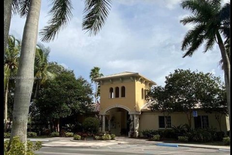 Condo in Royal Palm Beach, Florida, 2 bedrooms № 2168321 - photo 22