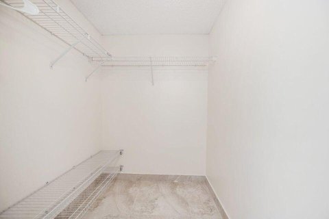 Condo in Royal Palm Beach, Florida, 2 bedrooms № 2168321 - photo 12