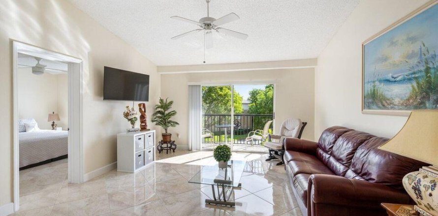 Condo in Royal Palm Beach, Florida, 2 bedrooms № 2168321