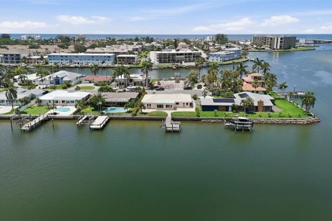Villa ou maison à vendre à Treasure Island, Floride: 2 chambres, 201.88 m2 № 2411686 - photo 22