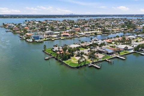 Villa ou maison à vendre à Treasure Island, Floride: 2 chambres, 201.88 m2 № 2411686 - photo 25