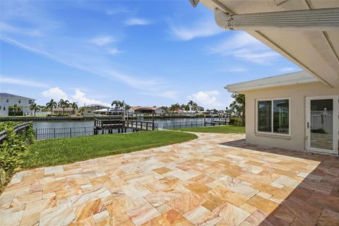 Villa ou maison à vendre à Treasure Island, Floride: 2 chambres, 201.88 m2 № 2411686 - photo 16