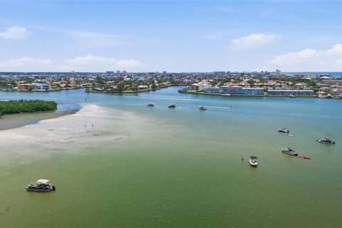 Villa ou maison à vendre à Treasure Island, Floride: 2 chambres, 201.88 m2 № 2411686 - photo 30