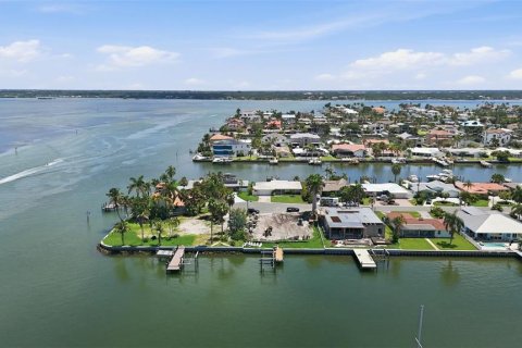 Villa ou maison à vendre à Treasure Island, Floride: 2 chambres, 201.88 m2 № 2411686 - photo 26