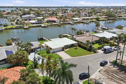 Villa ou maison à vendre à Treasure Island, Floride: 2 chambres, 201.88 m2 № 2411686 - photo 20