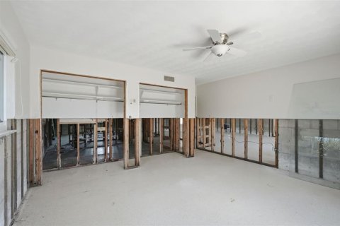 Villa ou maison à vendre à Treasure Island, Floride: 2 chambres, 201.88 m2 № 2411686 - photo 12