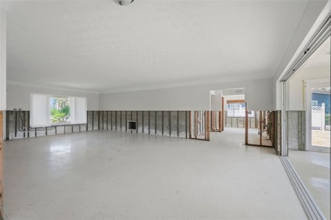 Villa ou maison à vendre à Treasure Island, Floride: 2 chambres, 201.88 m2 № 2411686 - photo 14
