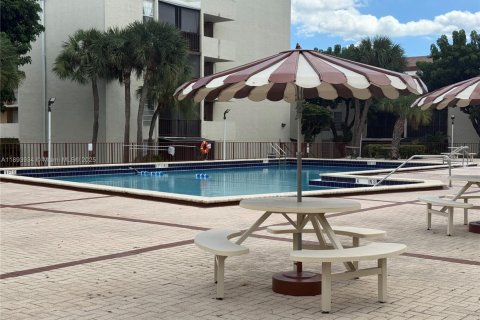 Copropriété à louer à Miami, Floride: 2 chambres, 89.93 m2 № 1947892 - photo 2