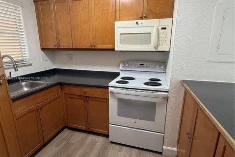 Copropriété à louer à Miami, Floride: 2 chambres, 89.93 m2 № 1947892 - photo 18