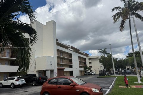 Copropriété à louer à Miami, Floride: 2 chambres, 89.93 m2 № 1947892 - photo 4