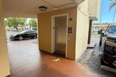 Copropriété à louer à Miami, Floride: 2 chambres, 89.93 m2 № 1947892 - photo 14