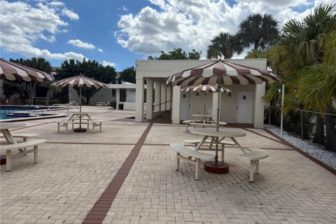 Copropriété à louer à Miami, Floride: 2 chambres, 89.93 m2 № 1947892 - photo 3