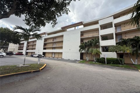 Copropriété à louer à Miami, Floride: 2 chambres, 89.93 m2 № 1947892 - photo 11