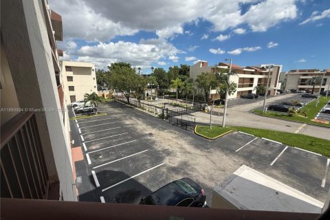 Copropriété à louer à Miami, Floride: 2 chambres, 89.93 m2 № 1947892 - photo 5
