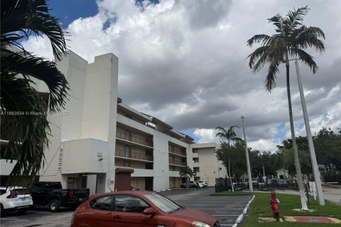 Copropriété à louer à Miami, Floride: 2 chambres, 89.93 m2 № 1947892 - photo 13