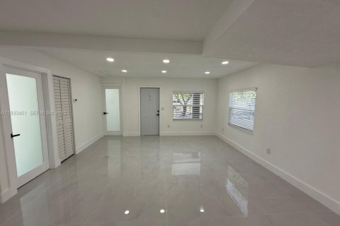 Villa ou maison à vendre à Miami, Floride: 3 chambres, 118.17 m2 № 1991098 - photo 18