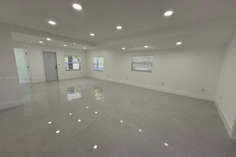 Villa ou maison à vendre à Miami, Floride: 3 chambres, 118.17 m2 № 1991098 - photo 14