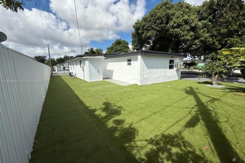 Villa ou maison à vendre à Miami, Floride: 3 chambres, 118.17 m2 № 1991098 - photo 9